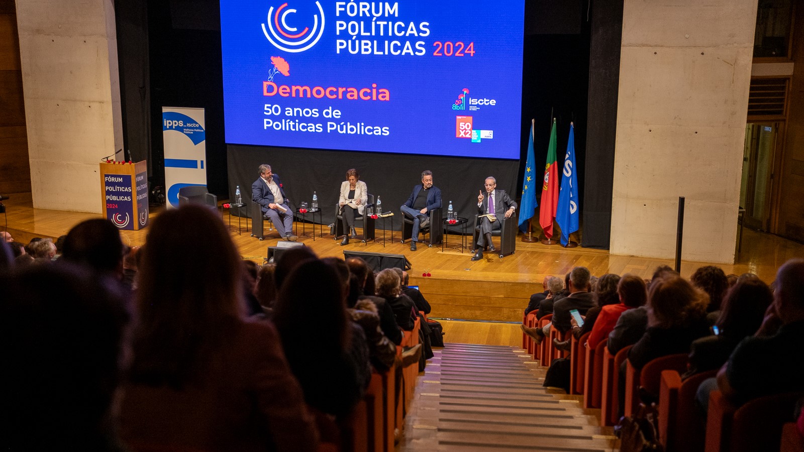 Public Policy Forum analyzes democracy 50 years after April 25