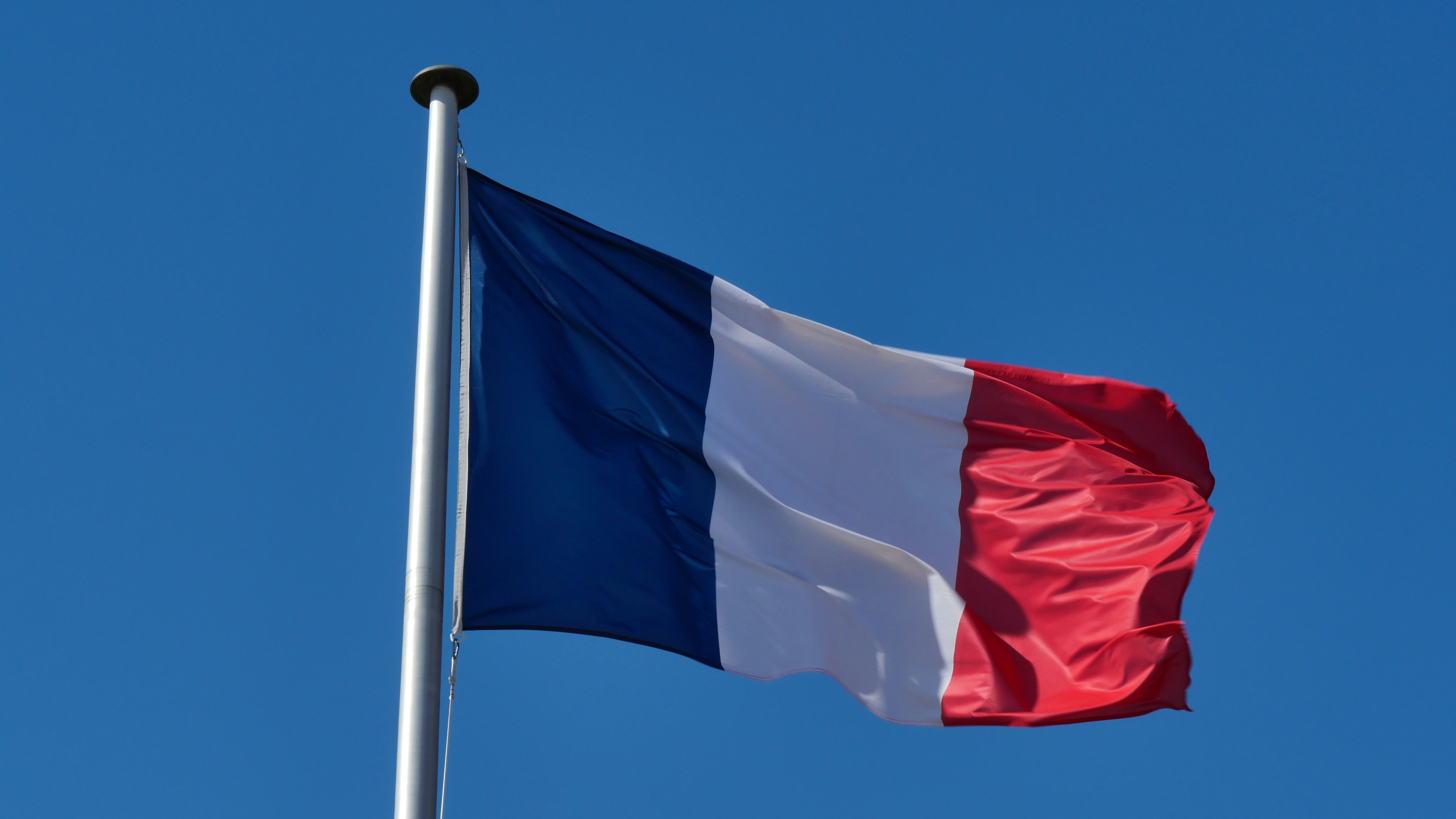 França terá um novo governo ou novas eleições?